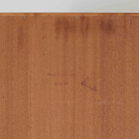 Hans J. Wegner(ハンス・J・ウェグナー)によるデザインで、Ry Mobler社から発表されたブックシェルフ「RY8」です。オーク材を用いたナチュラルな風合いと端正なラインが美しく、ウェグナーらしい機能美を感じさせます。通常モデルでは1枚が固定棚で他は可動棚となっていますが、本品は全ての棚板が取り外し可能な希少タイプで、用途に応じて高さを自在に調整できます。背面には製造年月のスタンプが残り、当時のクラフトマンシップを今に伝えています。書籍収納はもちろん、リビングやオフィスのディスプレイシェルフとしても活躍する一台です。