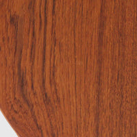Hans J. Wegnerがデザインし、Fritz Hansen社より発表されたFH4103チェアは、三角形に近い座面と滑らかな曲線を描く笠木が特徴の北欧ビンテージ家具です。フレームには堅牢なオーク材、座面には温かみあるチーク材を組み合わせ、素材のコントラストが美しいバランスを生み出しています。彫刻的なフォルムながら軽やかで実用的な構造は、ダイニングチェアとしてはもちろん、空間のアクセントピースとしても存在感を放ちます。経年による木肌の深い風合いが、ビンテージならではの魅力を引き立てています。