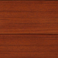 カイ・クリスチャンセンが手掛け、フェルドバレス・モーベルファブリック社によって製作された4段チェストは、北欧ビンテージらしい端正な佇まいと高い実用性を兼ね備えた一台です。良質なチーク材を用いた本体は、木目の美しさが前面に表れ、半円状に削り出された取手や細身のテーパードレッグが、全体に軽やかで洗練された印象を与えています。引き出しは深さにゆとりがあり収納力も十分で、衣類や小物の整理に最適です。経年変化によって深みを増したチークの色合いが空間に温もりを添え、リビングや寝室、書斎など幅広いシーンで主役として活躍します。