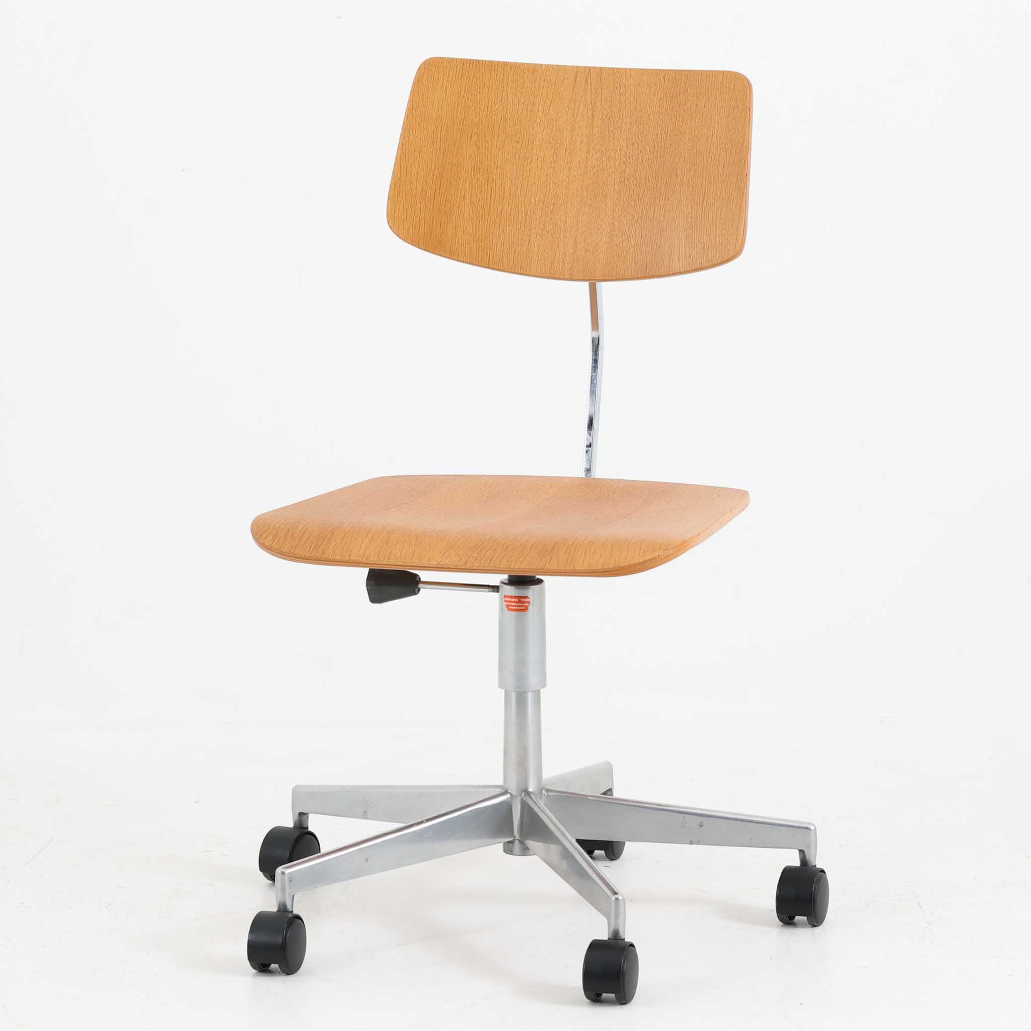 Labofa社 （デンマーク製）デスクチェア