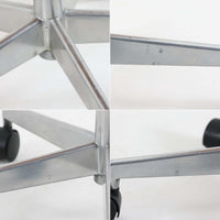 デンマークのメーカーLabofa製のデスクチェアは、オーク材の座面と背もたれにスチールベースを組み合わせた、シンプルかつ機能的な北欧ビンテージ家具です。座面と背面の高さ調整が可能で、キャスター付きの安定した5本脚構造により、オフィスやワークスペースでの実用性に優れています。木部のナチュラルな風合いとスチールの無骨さが調和し、経年変化により深みを増した質感が魅力です。北欧らしい洗練されたデザインと堅牢な作りが長く愛用できる一脚です。