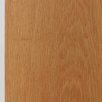 Borge Mogensenがデザインし、Karl Andersson & Sonerが製作した幅135cmのブックシェルフです。上質なオーク材を用いた無駄のない直線的な構成が特徴で、中央の仕切りにより整然とした収納を実現しています。固定棚による堅牢な構造は、日常使いの書籍や資料をしっかりと支え、空間に落ち着いた存在感をもたらします。素材の質感を活かした端正な佇まいは、リビングや書斎、オフィスにも自然に馴染み、北欧ビンテージならではの実直な美しさと経年変化の魅力を感じられる一品です。