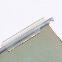 Borge MogensenがSoborg Mobler社のためにデザインしたModel 130の両袖デスクです。良質なチーク材を全面に使用した仕様は珍しく、温かみと重厚感を兼ね備えています。右側には3杯の引き出し、左側には1杯の深型引き出しを備えた構成もスタンダードな3段+2段タイプとは異なる希少なディテールです。幅146cmと程よいサイズ感で、書斎やオフィスに取り入れやすく、実用性と存在感を兼ね備えています。直線的で力強いフォルムはモーエンセンらしい機能美を体現し、経年により深みを増したチーク材の風合いが空間に格調を添えるビンテージデスクです。