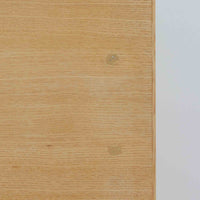 フィンランドを代表する建築家アルヴァ・アアルトによるデザイン、Artek社製の「X-leg」ダイニングテーブルです。素材には温かみのあるバーチ材を使用し、アアルトの象徴でもある積層合板による柔らかな曲線脚が特徴です。角のない優しいフォルムとシンプルな構造美が調和し、北欧デザインの真髄を感じさせます。経年によるバーチ材の飴色の風合いが美しく、空間に軽やかで穏やかな印象を与える一台です。