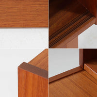 Asljunga Mobelfabrikによるディスプレイシェルフは、チーク材とビーチ材を組み合わせた端正な佇まいが魅力の北欧ビンテージ家具です。上段はオープンシェルフ構造で、棚板を活かした見せる収納が楽しめ、下段には引き戸式の収納部を備えることで実用性も確保されています。直線的で無駄のないフォルムに、掘り込み式の取っ手や脚部の軽やかなバランスが北欧らしい品の良さを添え、幅79cmの程よいサイズ感はリビングやダイニング、書斎など幅広い空間に取り入れやすく、経年変化によって深みを増した木肌と丁寧な造りが静かな存在感を放つ一台です。