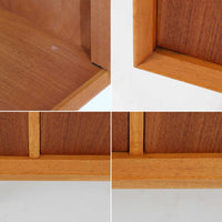 北欧ビンテージらしい機能性と素材の美しさが際立つキッチンキャビネットです。前板には深みのあるチーク材、脚部やフレームにはオーク材が用いられ、落ち着きと軽やかさを併せ持つ佇まいに仕上げられています。上部の引き出しと下部の開き扉収納を備え、カトラリーや食器、リネン類まで整理しやすい構造。幅150cmのゆとりあるサイズ感は収納力に優れ、キッチンやダイニング空間の主役として、経年変化を楽しみながら長く使える北欧ビンテージならではの一台です。