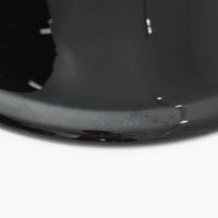 北欧より買い付けた、Holmgaard社製ビンテージランプです。照明部分はデンマークを代表する照明メーカーFog & Morup社によって作成されています。Holmgaard社のペンダントライトの中でも人気の「P&T PENDEL」シリーズで内と外側の2層の色味が特徴的です。消灯&点灯時にそれぞれ違った表情を見せてくれる素敵なデザインです。