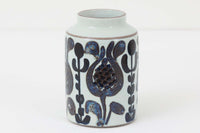 ロイヤルコペンハーゲン社製、Kari Christensenデザイン、Teneraシリーズのフラワーベースです。こちらは希少なアルミニア窯産のものになり1969年頃より前に作られたお品となります。