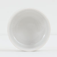 デンマークを代表するデザイナー、イェンス・H・クイストゴーによる「Cordial(コーディアル)」シリーズのヴィンテージシュガーポットです。1960年代にKronjydenから制作が始まったシリーズは、その後Nissen、Bing&Grondahlと引き継がれ長く愛されたシリーズとなりました。ストーンウェアにハートを連想させる繊細な型押し模様が施されており、デンマークではスウェーデンやフィンランドの陶器メーカーと並んで今でも非常に人気のある商品となります。