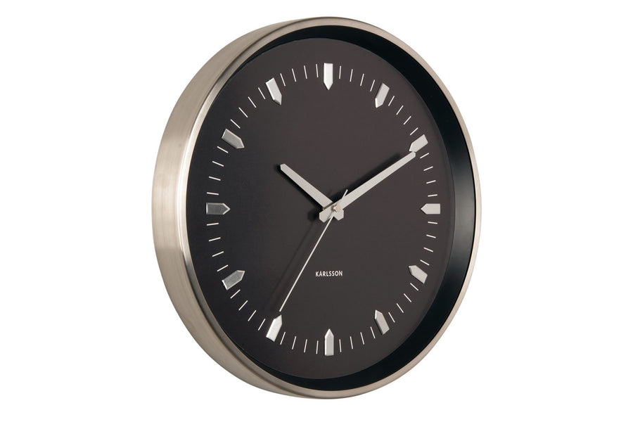 KARLSSONは鉄道の駅や公共の施設で使用されている事で有名なオランダの時計ブランドです。シンプルなものからユニークなものまで多くのデザインは国内外のデザイナーを含むデザインチームによって生み出されており、その美しい製品は世界中で販売されています。