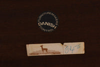 北欧より買い付けたサイドテーブルです。天板と脚の角はトメ加工が施されています。SeverinHansenJr.の代表的なデザインです。