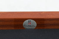 PeterHvidt&Orlamolgaardによってデザインされた「model130」です。良質なチーク無垢材が贅沢に使用されており、今は無き名工France&sonの熟練の職人によって作成された名作椅子です。クッション内部にはスプリングが内包されており座り心地も良好です。デンマークのDesignmuseumにも記載されている希少な作品です。