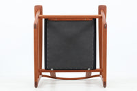 PeterHvidt&Orlamolgaardによってデザインされた「model130」です。良質なチーク無垢材が贅沢に使用されており、今は無き名工France&sonの熟練の職人によって作成された名作椅子です。クッション内部にはスプリングが内包されており座り心地も良好です。デンマークのDesignmuseumにも記載されている希少な作品です。