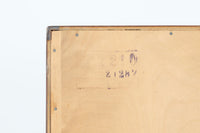 デンマークより買い付けたサイドボードです。良質なチーク材が全面に使用されており、お部屋に置くだけで雰囲気をお洒落に変えてくれそうです。複数の引き出しや扉内収納など沢山の収納が出来ますので、使い勝手が良さそうです。サイドボードとしては幅が154cmと少し小ぶりで、すっきりとしたオーク無垢脚のデザインも相まって圧迫感無くご使用いただけます。北欧ビンテージ家具らしい素敵なサイドボードです。