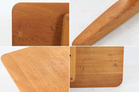 Borgemogensenデザインのシェーカースタイルのダイニングテーブルです。良質なオーク無垢材が使用されておりシンプルなデザインながらも大変美しいテーブルに仕上がっています。