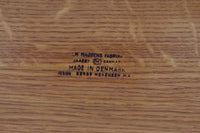 Borgemogensenデザインのシェーカースタイルのダイニングテーブルです。良質なオーク無垢材が使用されておりシンプルなデザインながらも大変美しいテーブルに仕上がっています。