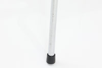 北欧より買い付けました。ArneJacobsenデザインの「Tチェア」です。正しく座れる様に子供用にデザインされています。現在は生産されていない為ビンテージ品のみ入手可能です。チーク材のモデルです。座面裏カバーは新品のプラスチックカバーに変更されています。