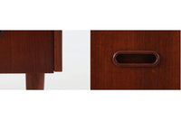 デンマークより買い付けた4段チェストです。本体には良質なチーク材が使用されています。