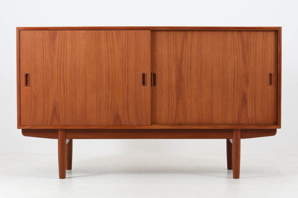 【フフフ 】ボーエ・モーエンセン/サイドボード Borge Mogensen(ボーエ・モーエンセン) 小ぶりなサイドボード