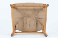 「Borgemogensen」デザインのOresundシリーズのチェアです。J39より一回り大きいサイズで、座面と脚の見せるジョイントが特徴的なデザインとなっております。モーエンセンの家具を多く作成していた「KarlAndersson」社の熟練の職人によって作成されており、確かな造りを感じさせてくれます。流通量が少なく希少なチェアです。