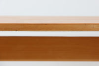 Borgemogensenデザインのダイニングテーブルです。良質なビーチ無垢材が使用されておりシンプルなデザインながらも大変美しいテーブルに仕上がっています。