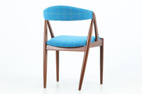 "カイ・クリスチャンセン"デザインのNV-31チェアです。現在日本でも「HANDY」という名称で復刻されております。こちらはビンテージ品で、復刻品には無いアフリカンチーク材のモデルです。座面と背面は張替えておりますので、快適な座り心地です。