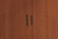 デンマークで買い付けました。天板の大きさは拡張出来、キャスターも付属していますので、使い勝手が良さそうです。