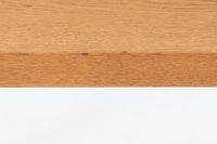 北欧より買い付けたサイドテーブルです。幅が広めの珍しいデザインです。少し小ぶりなセンターテーブルとしてもお使いいただけます。天板と脚の角はトメ加工が施されています。SeverinHansenJr.の代表的なデザインです。オーク材の希少なモデルです。