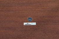 北欧より買い付けたサイドテーブルです。天板と脚の角はトメ加工が施されています。SeverinHansenJr.の代表的なデザインです。オーク材の希少なモデルです。