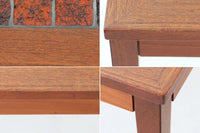 可愛らしいタイルが特徴的なセンターテーブルです。タイプトップは見た目だけでなく熱い物を直接置けますので使い勝手も良さそうです。脚と本体幕板との間の段差にそれぞれ個体差がございます。使用には問題ございませんがご了承の上ご検討ください。少しお安くしております。