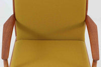 北欧より買い付けたSvendAageEriksenデザインのシングルソファです。何処から見ても素敵で軽快なフォルムで永くご使用いただけると思います。本体には良質なチーク材が使用されています。