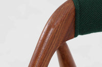 "カイ・クリスチャンセン"デザインのNV-31チェアです。現在日本でも「HANDY」という名称で復刻されております。こちらはビンテージ品で、復刻品には無いアフリカンチーク材のモデルです。座面と背面は張替えておりますので、快適な座り心地です。