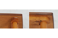 北欧より買い付けたネストテーブルです。シンプルなデザインで、天板には良質なチーク材が贅沢に使用されています。使わない時はすっきりと収納出来る、北欧のスタンダードアイテムです。チーク材とビーチ材の組み合わせが素敵です。