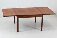 デンマークより買い付けたセンターテーブルです。Borgemogensenのソファと相性の良いmodel5360センターテーブルです。シンプルなデザインで拡張機能付きで使い勝手も良さそうです。良質なチーク材が使用されている希少なモデルです。