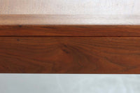 デンマークより買い付けたセンターテーブルです。Borgemogensenのソファと相性の良いmodel5360センターテーブルです。シンプルなデザインで拡張機能付きで使い勝手も良さそうです。良質なチーク材が使用されている希少なモデルです。