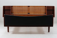 北欧より買い付けたGETAmA社製ベッドフレームです。マットレスは付属しません。チーク材と籐の組み合わせが非常に美しいデザインです。