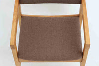 デンマークより買い付けたウェグナーデザインによるチェアです。お子様の使用にも耐えれる堅牢でしっかりとした造りです。良質なオーク材が使用されており飽きの来ないデザインです。