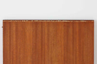 北欧より買い付けた、円形のダイニングテーブルです。急な来客時にも対応できるエクステンションタイプです。良質なチーク材が使用されていますのでお部屋に暖かみを与えてくれそうです。拡張板の仕様(色味と構造)が異なります。拡張板はサービス品とお考えください。使用には問題ございません。円形のため拡張板は別保管となります。