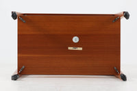 ロイヤルコペンハーゲン「BACA」シリーズのタイルが天板に敷き詰められたお洒落なワゴンです。フレームは、上質なマホガニー材が使用されています。引き出し付きの非常に珍しいモデルです。