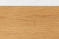 ウェグナーがデザインしたキャビネットを数多く手がけた今は無きRYmobler社のキャビネットです。熟練の職人によって細かい所も丁寧に作成されており、ビンテージ品でのみ入手可能です。シンプルながらも良質なチーク材とオーク材が使用されており、下部の見せる木栓がデザインポイントになっています。小ぶりで使い勝手も良く、お部屋に置くだけでお洒落に空間を演出してくれそうです。