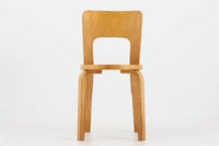 北欧より買い付けたアルヴァ・アアルトデザインNo66チェアです。非常にすっきりとしたフォルムで名作椅子ならではの風合いが感じられます。マイナスネジが使用されている事から1950~60年代に作成された物と思われます。ビンテージ品ならではの味わい深い雰囲気はお部屋に温かみを与えてくれそうです。