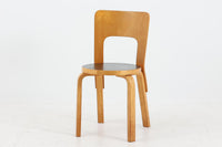 北欧より買い付けたアルヴァ・アアルトデザインNo66チェアです。非常にすっきりとしたフォルムで名作椅子ならではの風合いが感じられます。マイナスネジが使用されている事から1950~60年代に作成された物と思われます。ビンテージ品ならではの味わい深い雰囲気はお部屋に温かみを与えてくれそうです。