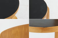 北欧より買い付けたアルヴァ・アアルトデザインNo66チェアです。非常にすっきりとしたフォルムで名作椅子ならではの風合いが感じられます。マイナスネジが使用されている事から1950~60年代に作成された物と思われます。ビンテージ品ならではの味わい深い雰囲気はお部屋に温かみを与えてくれそうです。