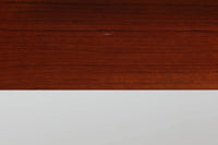 北欧より買い付けたエクステンションダイニングテーブルです。良質なチーク材の綺麗な木目が綺麗です。使用目的によって、さっと天板を広げる事が出来ますので、大変便利です。片方だけ拡張板を広げて使用可能です。