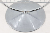 1973年にVernerPantonによってデザインされたモデルで、FritzHansen社によって製造されていましたが、現在は廃盤となっている様です。本体は回転せず固定式となります。