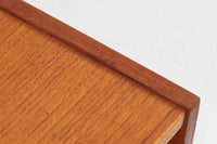 北欧より買い付けたローボードです。シンプルなフォルムで、良質なチーク材が使用されており、暖かみのある木肌が魅力的です。