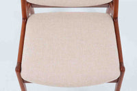 デンマークの名工Vamomobelfabrik社の熟練の職人によって作成された「Ella」チェアです。ArneVodderならではの強度とデザイン性が両立した名作椅子です。背もたれは座った時にフィットする様に回転式となっており座り心地も良好です。アーム付きのタイプもございますが、こちらはアームレスタイプとなっております。