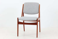 デンマークの名工Vamomobelfabrik社の熟練の職人によって作成された「Ella」チェアです。ArneVodderならではの強度とデザイン性が両立した名作椅子です。背もたれは座った時にフィットする様に回転式となっており座り心地も良好です。アーム付きのタイプもございますが、こちらはアームレスタイプとなっております。