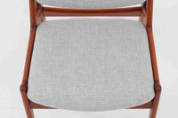 デンマークの名工Vamomobelfabrik社の熟練の職人によって作成された「Ella」チェアです。ArneVodderならではの強度とデザイン性が両立した名作椅子です。背もたれは座った時にフィットする様に回転式となっており座り心地も良好です。アーム付きのタイプもございますが、こちらはアームレスタイプとなっております。