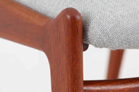 デンマークの名工Vamomobelfabrik社の熟練の職人によって作成された「Ella」チェアです。ArneVodderならではの強度とデザイン性が両立した名作椅子です。背もたれは座った時にフィットする様に回転式となっており座り心地も良好です。アーム付きのタイプもございますが、こちらはアームレスタイプとなっております。